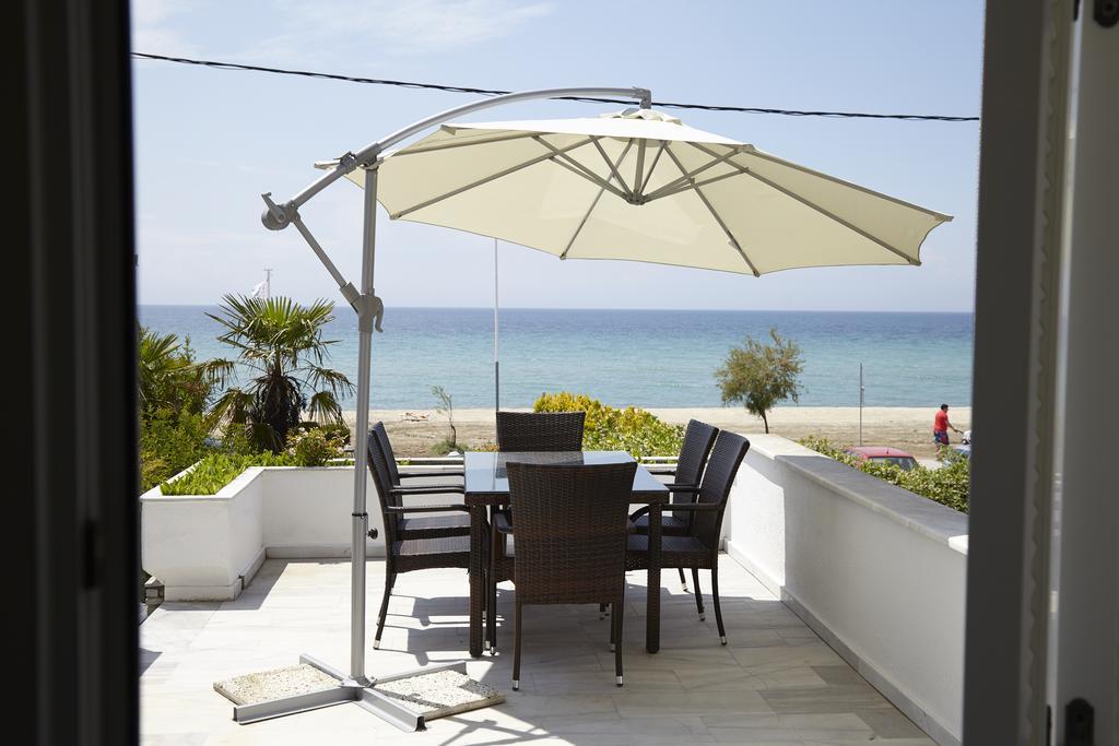 Beach Front Villa Nea Kallikrateia エクステリア 写真